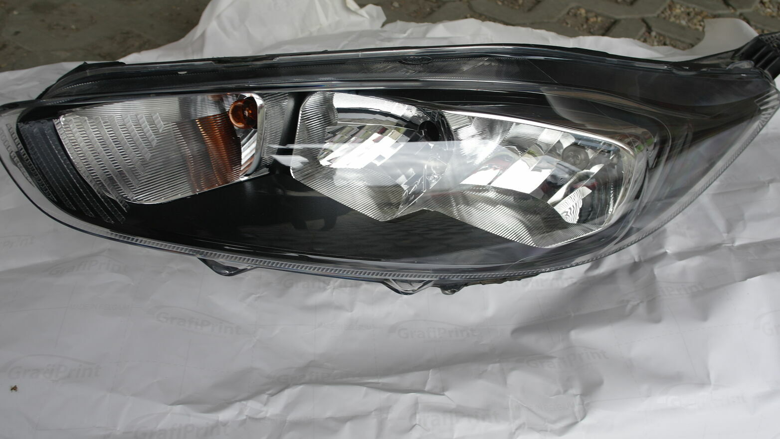 Lampa Przednia Lewa Ford Fiesta Mk R Tarn W