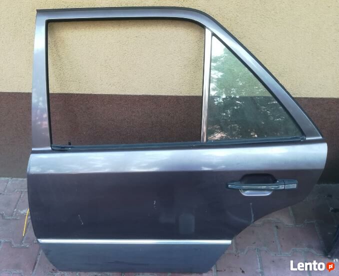 Archiwalne Drzwi Lewy Tył Mercedes W124 Sedan Radom
