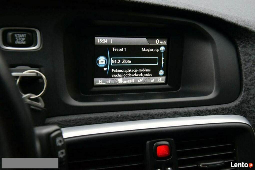 Archiwalne Volvo V40 1,6 D2 Momentum wirtualne zegary