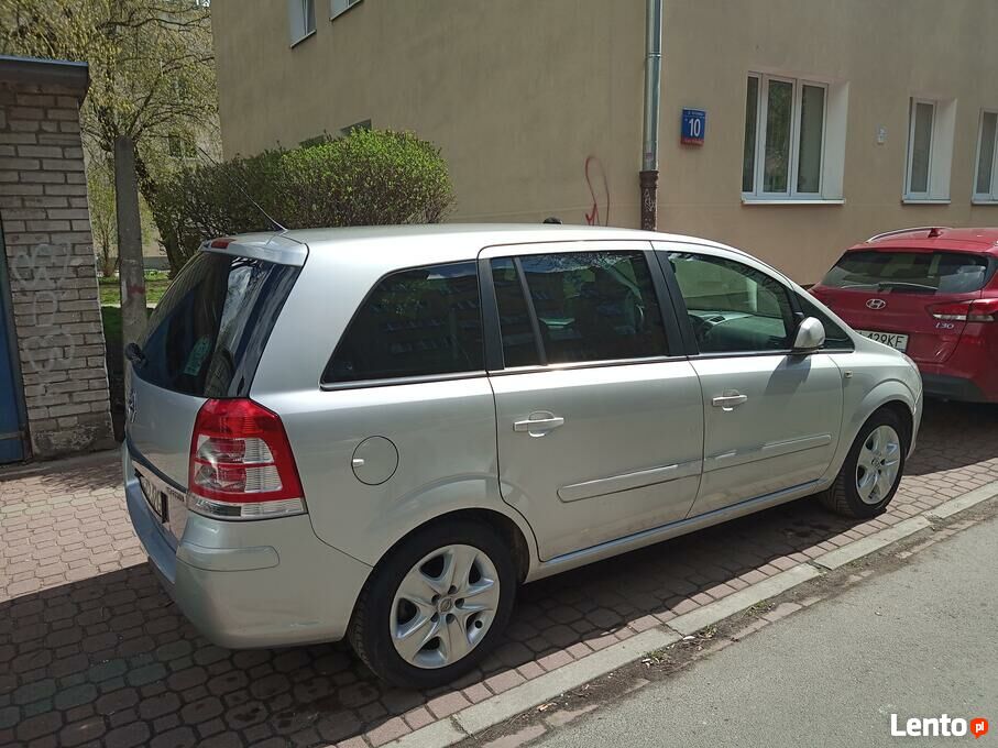 Opel zafira 2010