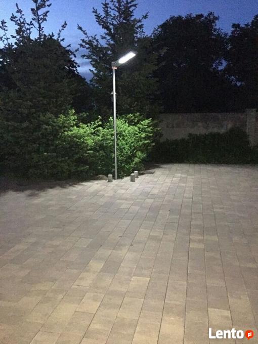 Lampa solarna LED+pilot oświetla teren i posesję Bielawa Lampa solarna LED+pilot oświetla teren i posesję Bielawa