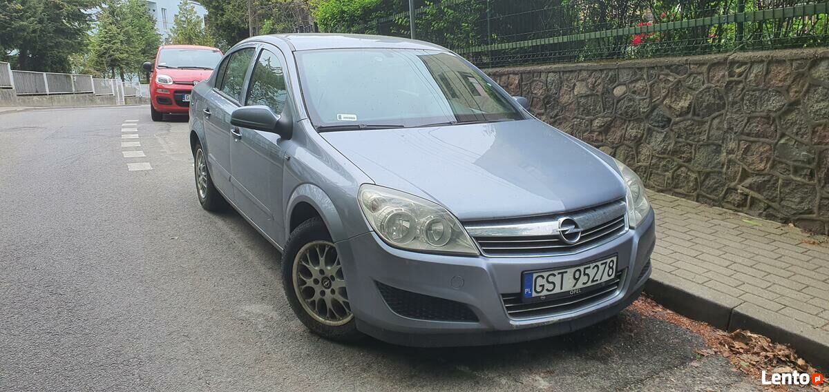 Archiwalne Opel Astra H Szczecin