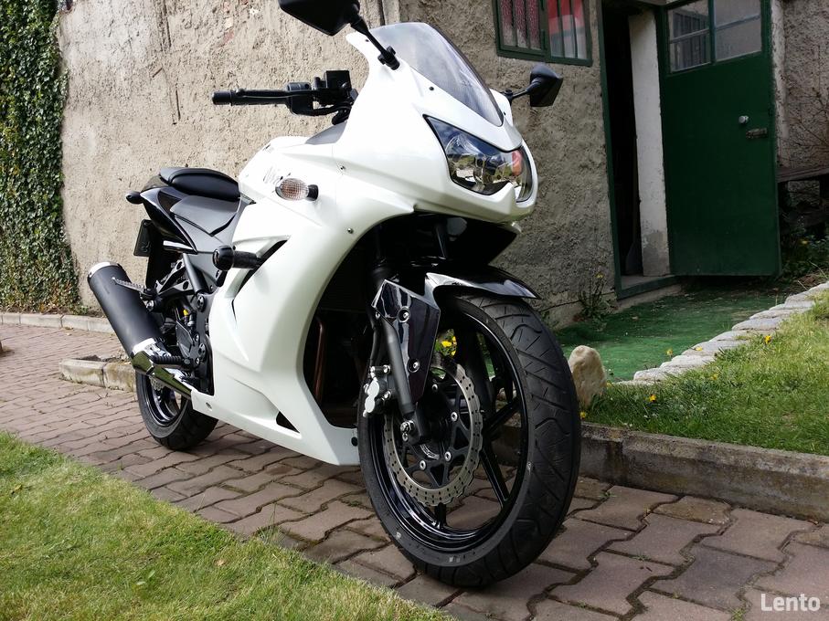 Archiwalne Kawasaki Ninja 250r 2011r. Mały przebieg, biała ...