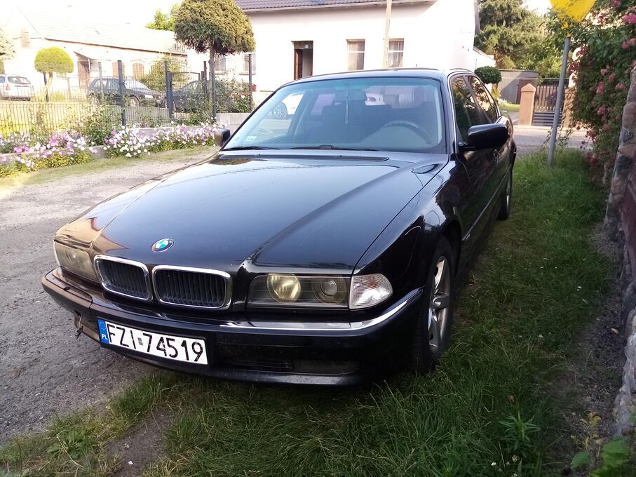 Bmw 728 e38