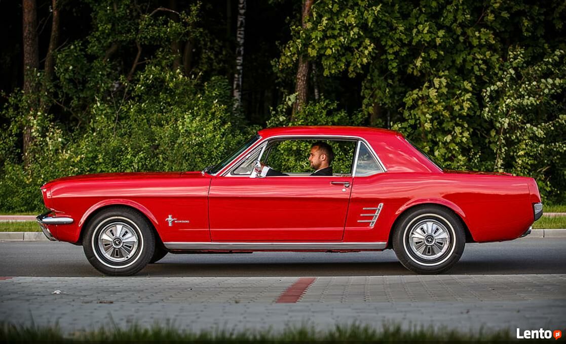 Archiwalne Ford Mustang, samochód retro do wynajęcia na