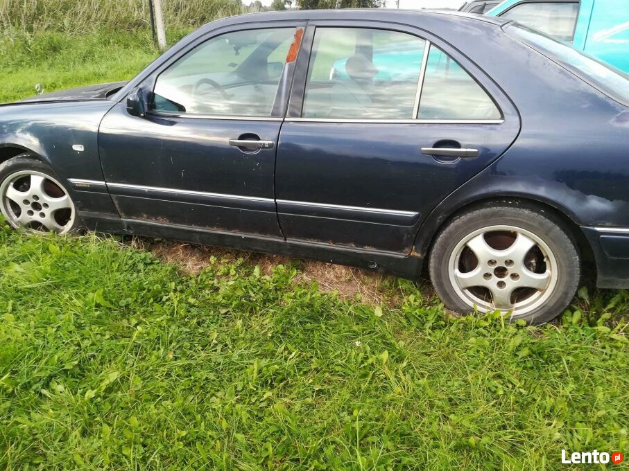 Archiwalne Mercedes e210 Gdańsk