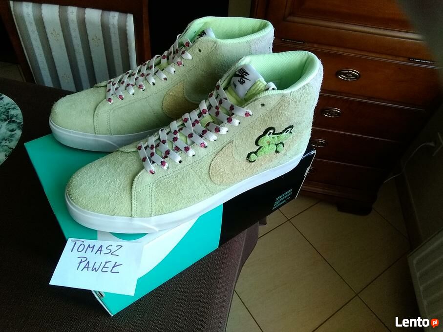 frog skateboard nike blazer
