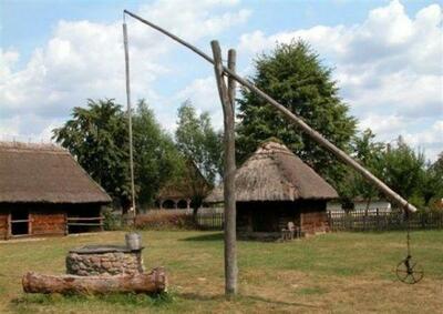 Ukraina.Oddamy stare drewniane budynki do rozbioru, ranczaPGR
