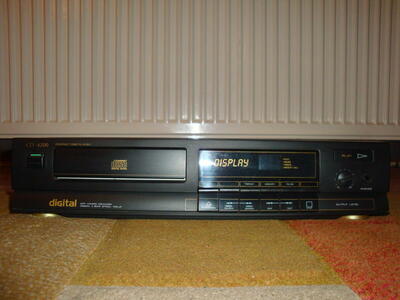 COMPACT DISC PLAYER CD-4200