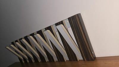 Stylowy wieszak ścienny pianino