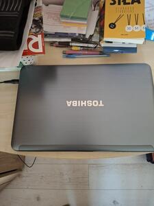 Sprzedam laptopa TOSHIBA