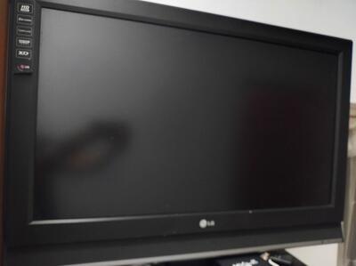 Telewizor 42 cale i 32