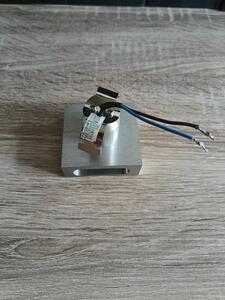 Oprawy aluminiowe/szklane do zabudowy podtynkowej jak nowe