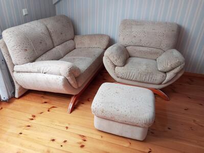 Komplet mebli: sofa, fotel, pufa