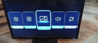 Telewizor sharp aquos 24 cale DVB-T HEVC i satelitarny