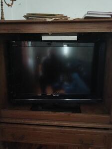 Sprzedam telewizor i DVD, VHS, radia
