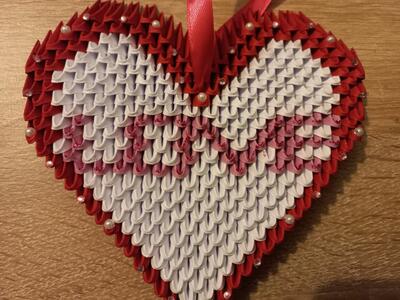 Serce z napisem LOVE miłość zawieszka - rękodzieło origami
