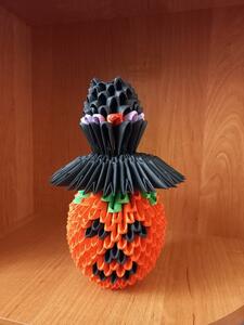Dynia na Halloween z czapką czarownicy rękodzieło origami
