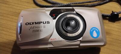 Aparat analogowy - Olympus MJU II Zoom 80 oraz etui