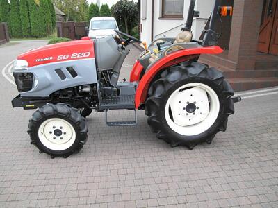 Mini Traktorek Yanmar EG220 4X4 22KM Wspomaganie Mała Kosiarka