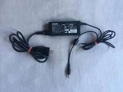 Zasilacz ładowarka TOSHIBA N 17908 V85