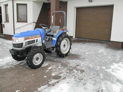 Mini Traktorek Iseki 22KM 4X4 Wspomaganie Mała Kosiarka