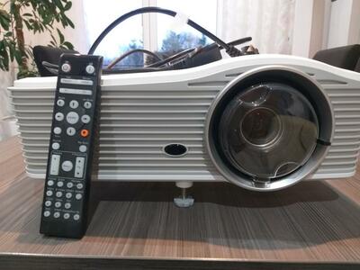 Sprzedam projektor optoma x 515 lub zamienię na JBL Partybox