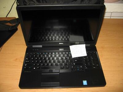 Laptopy nowe poekspozycyjne i polisingowe , z roczna gwaran