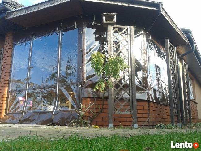 Taras balkon weranda zabudowa plandekowa z szybą