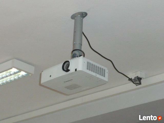 PROJEKTORY MULTIMEDIALNE EKRANY