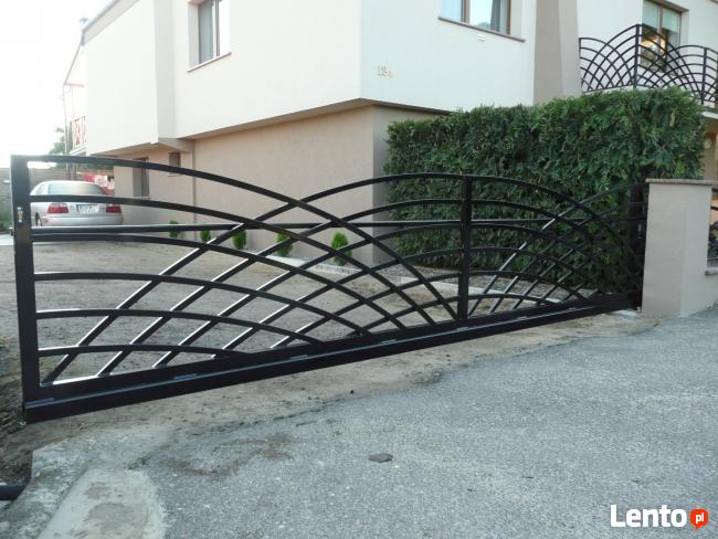 Płoty, furtki, bramy, poręcze, balkony