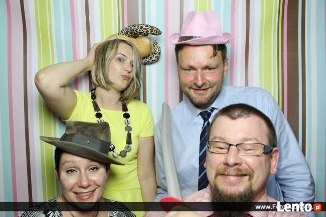 Fotobudka, czyli hit na wesela! Wynajem fotobudki