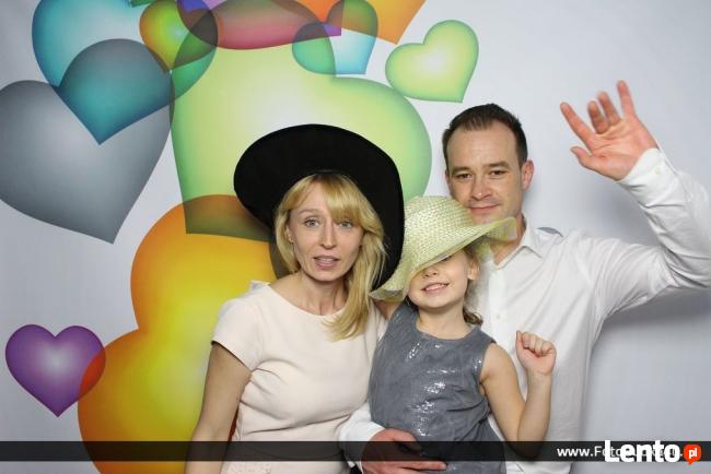 Fotobudka, czyli hit na wesela! Wynajem fotobudki