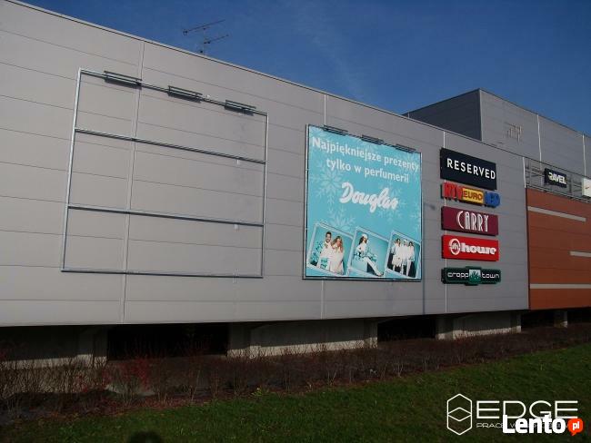 Montaż / demontaż reklam . Banerów . Siatki Mesh .