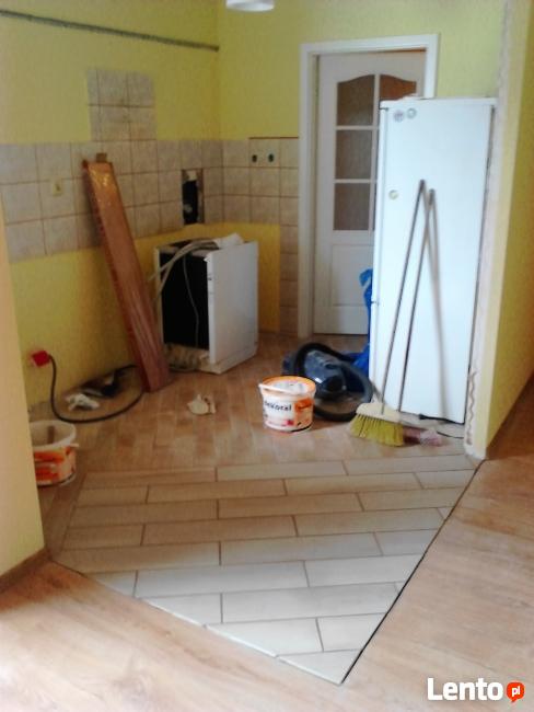 Układanie Paneli Podłogowych i wykładzin