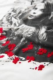 Bluzka z metalicznym nadrukiem Orsay