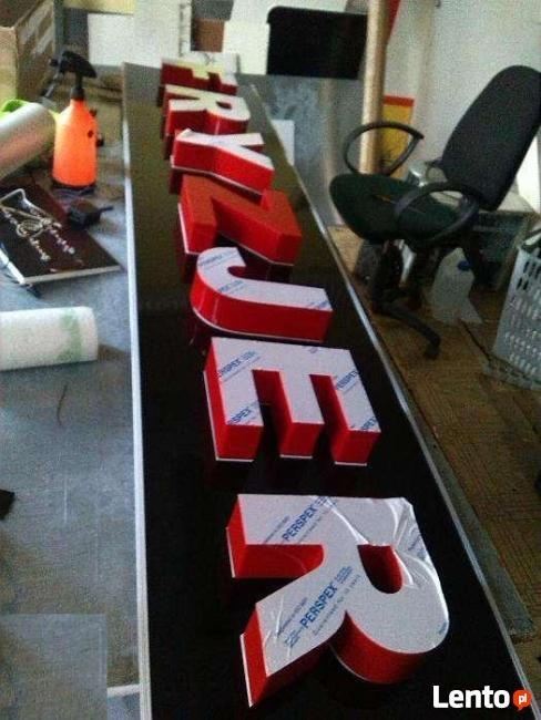 Reklama świetlna LITERY ŚWIECĄCE Kaseton plexi dibond 3D