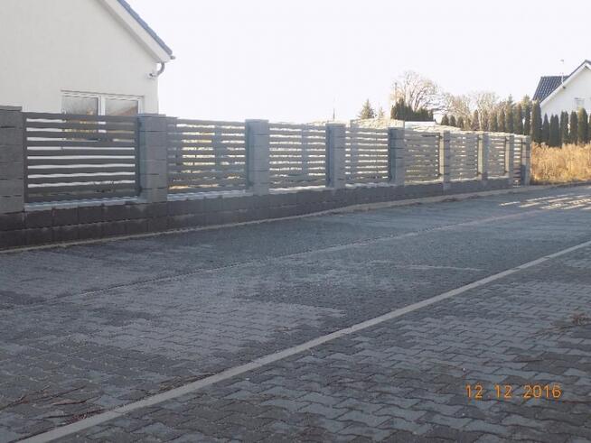 NOWOCZESNE OGRODZENIA BRAMY BALUSTRADY
