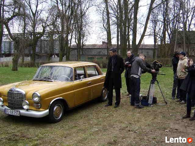 złoty zabytkowy mercedes w110 do ślubu