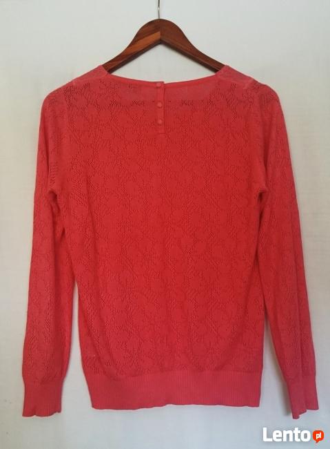 Koronkowy sweterek