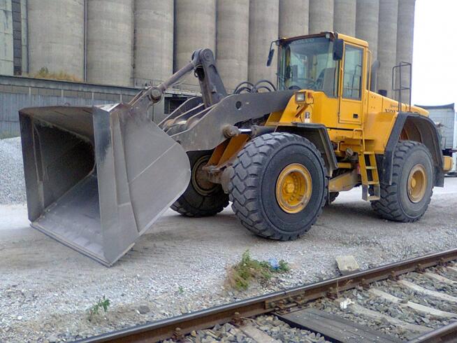 usługi wynajem ładowarka volvo 150E, załadunki