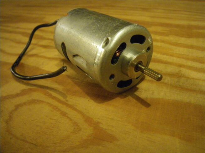 Sprzedam silniczki do wycieraczek samochodowych i dmuchaw,