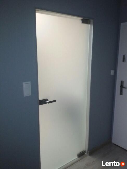 lustra ,szyby do kuchni,szklane drzwi ,kabiny prysznicowe