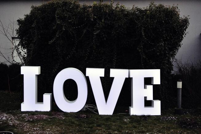 Napis LOVE 120cm led RGB (zmiana kolorów) wynajem