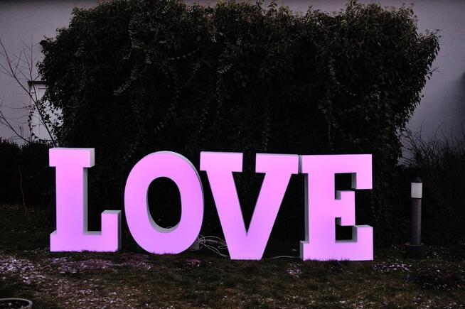 Napis LOVE 120cm led RGB (zmiana kolorów) wynajem