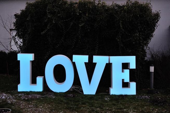 Napis LOVE 120cm led RGB (zmiana kolorów) wynajem