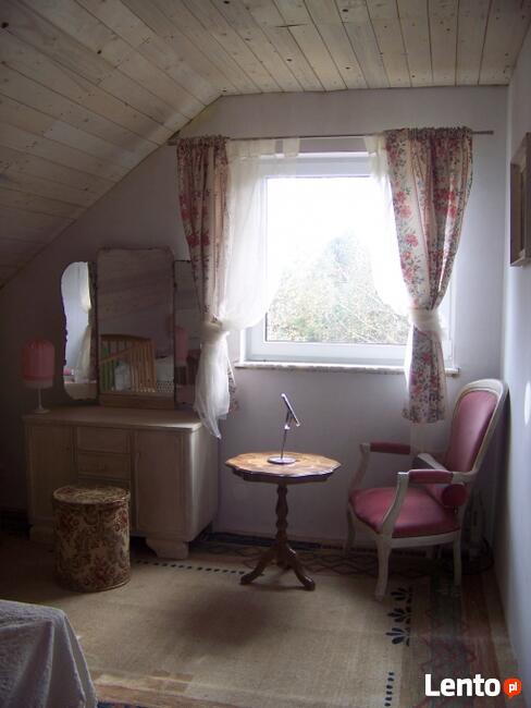 Wakacje 2024 w Białym Domku nad jeziorem