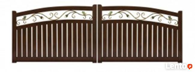 Drewniane panele ogrodzeniowe z metaloplastyką