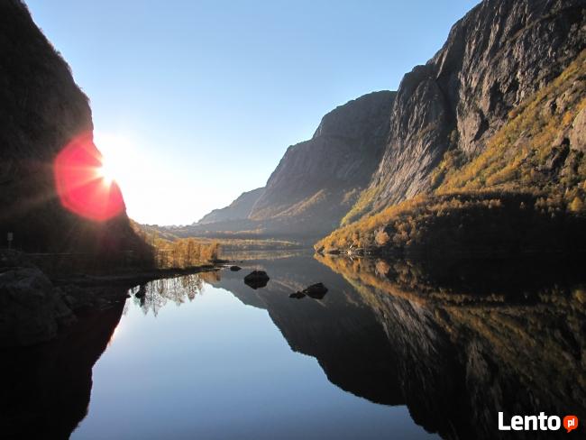 Dojrzały pozna młodszą