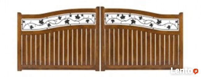 Drewniane panele ogrodzeniowe z metaloplastyką